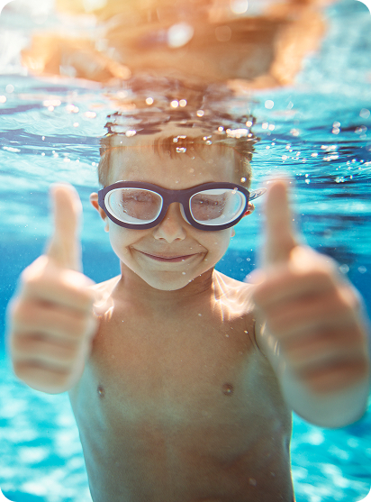 Tumbs up under water